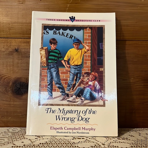 The Mystery Of The Wrong Dog , Elspeth Murphy - Picture 1 of 5